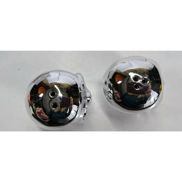 Yankee Candle 2021 Halloween Skull Salt and Pepper Shaker Mirror New in Box - Picture 8 of 9